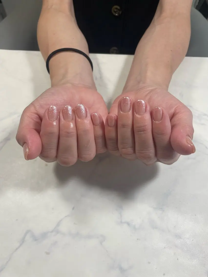 ネイル グラデーション ラメ(グリッター) ラメグラデーション ピンク ハンドネイル COCOA🩵 Knailのネイルデザイン