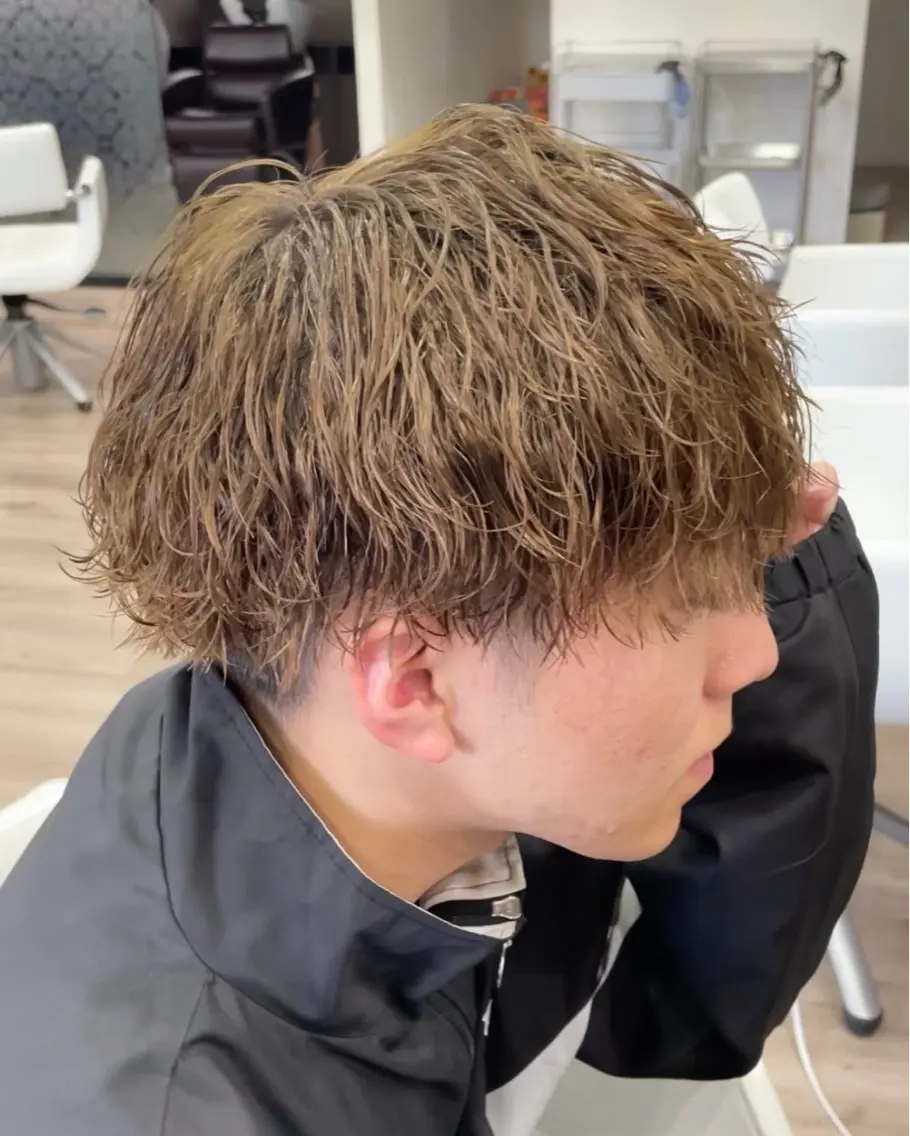 パーマ メンズ メンズブリーチ メンズパーマ アタ ムのヘアスタイル