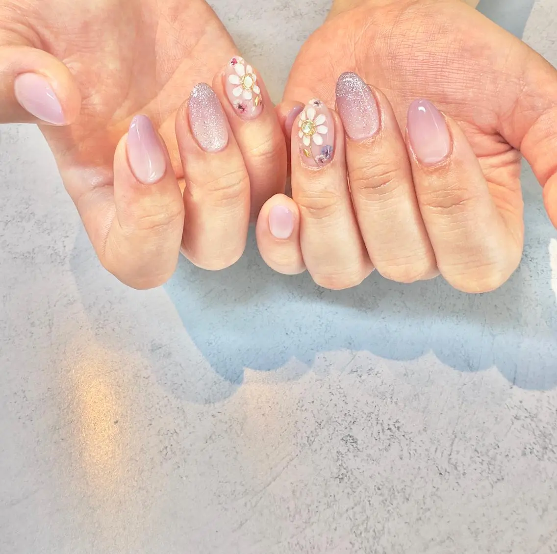 ネイル フラワーネイル グラデーション ラメ(グリッター) 持ち込み ぷっくりネイル ハンドネイル Baden Nail ﾊﾞ-ﾃﾞﾝ ﾈｲﾙのネイルデザイン