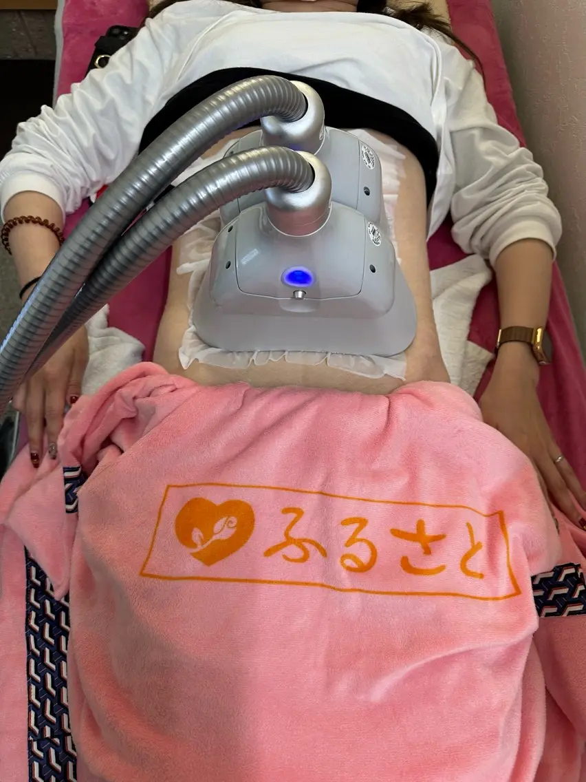 脂肪冷凍簡単なダイエット2カ所同時施術の写真
