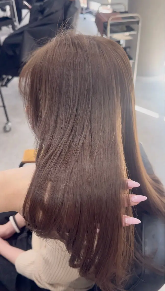 ロング カラー ベージュカラー ブリーチ ブラウンカラー ショコラブラウン ショコラグレージュ カット ヘアカラー トリートメント 赤み無し柔らかカラー 【梅田】madokaのヘアスタイル