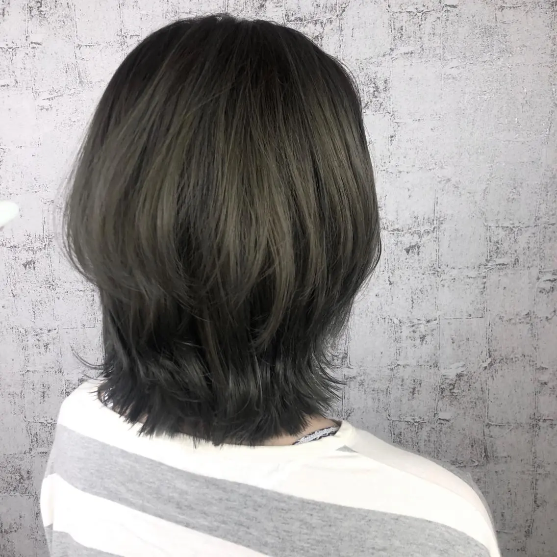 ミディアム カラー グレージュ 小顔レイヤー/ ベージュ🤍Rieのヘアスタイル