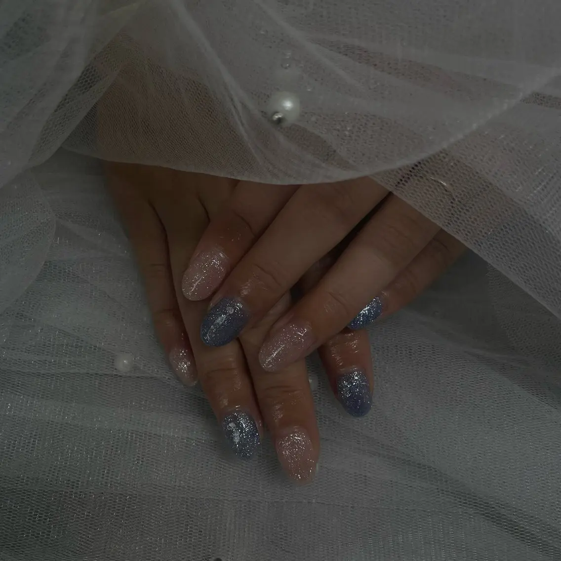 ネイル ブルー フラッシュネイル ホワイト ハンドネイル Chul Nail 愛莉のネイルデザイン