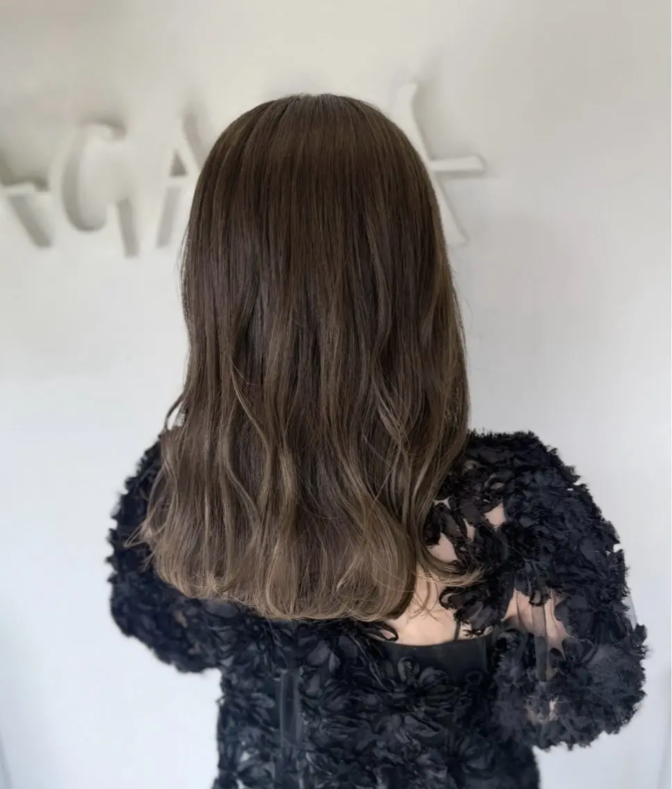 セミロング カラー 透明感カラー カット ヘアカラー トリートメント 透明感カラー／ 艶感カラー／RAMUのヘアスタイル