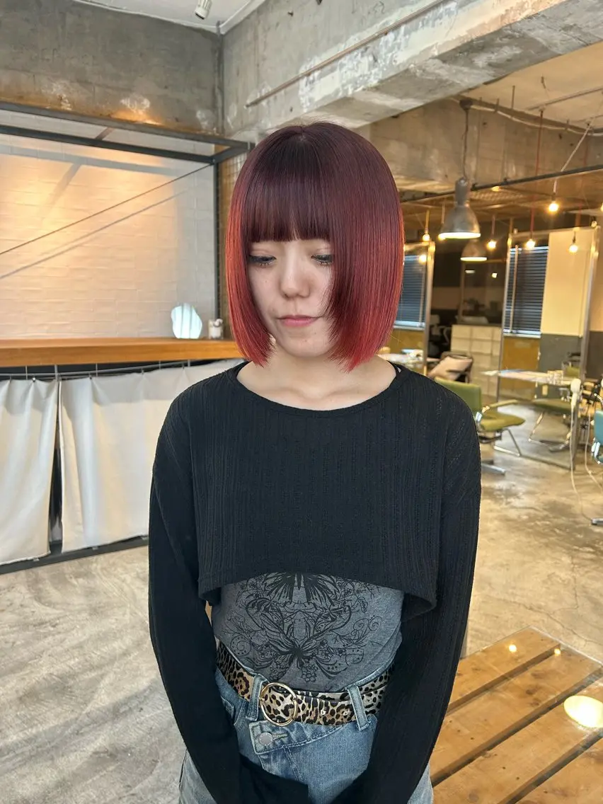 ショート カラー ピンクカラー レッドカラー カット ヘアカラー 海外レイヤー /NAGISAのヘアスタイル