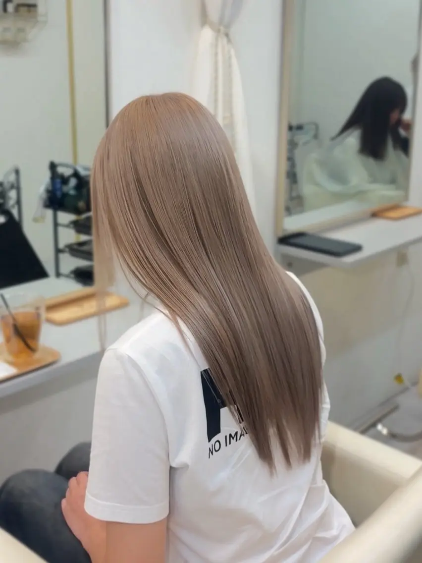 セミロング ヘアカラー ))カラー特化(( 渡邉 怜のヘアスタイル