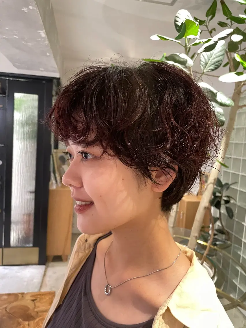 ショート パーマ 透け感カラー/ SUのヘアスタイル