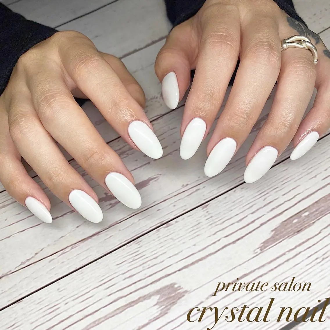 ネイル ホワイト Crystal Nailのネイルデザイン