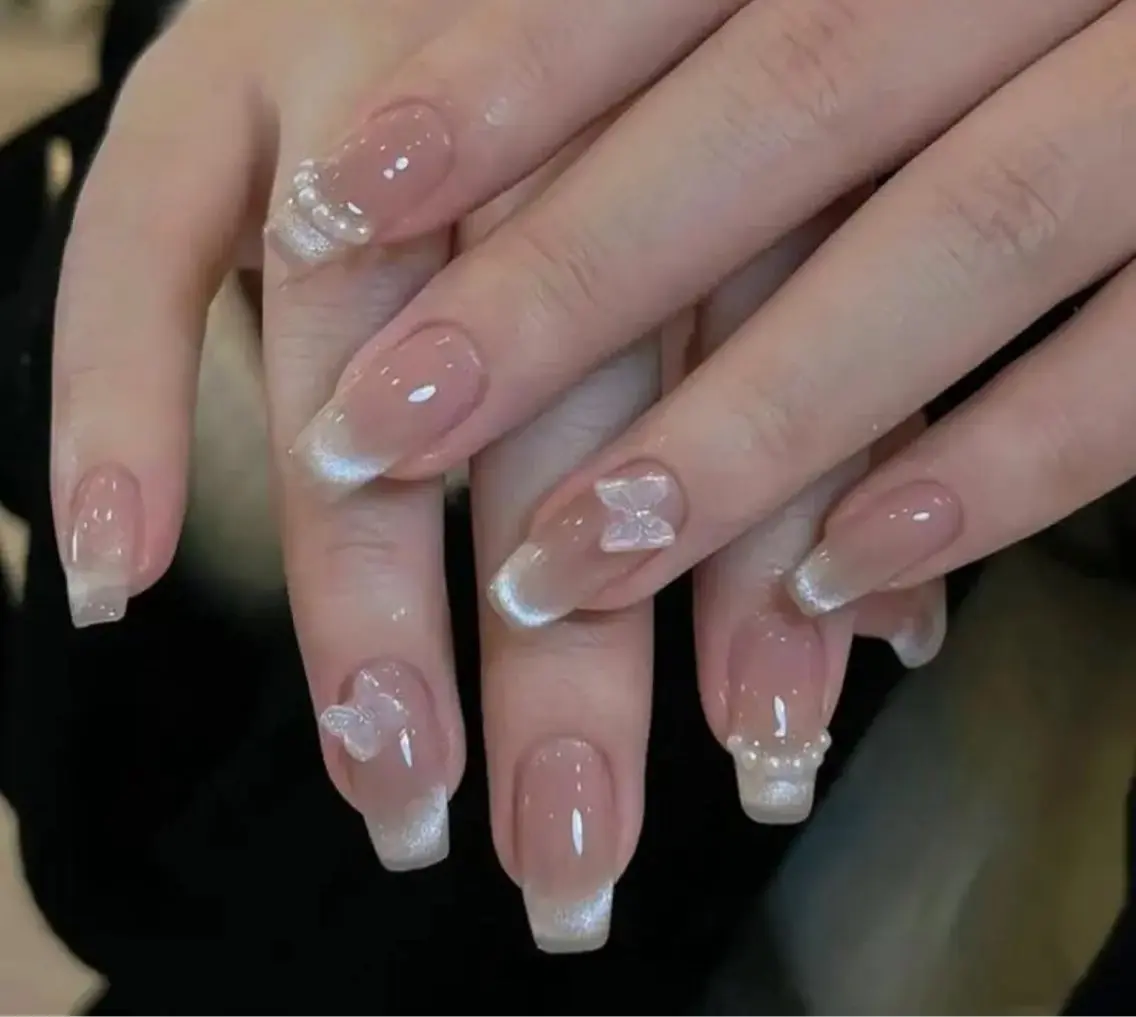 ネイル クリアネイル グラデーション キラキラネイル 韓国ネイル マグネットネイル ハンドネイル Rainbow Nailのネイルデザイン