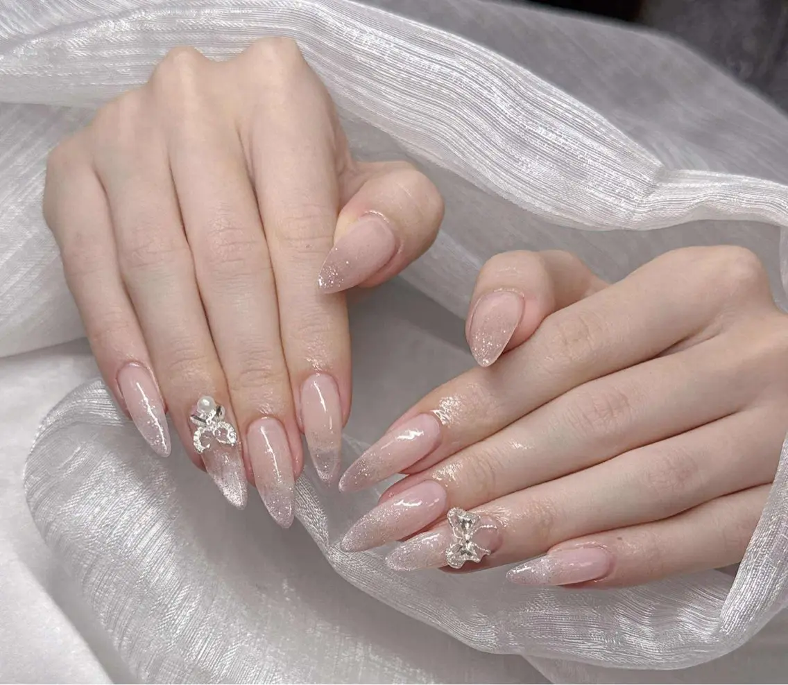 ネイル 長さ出し グラデーション 卒業式 キラキラネイル マグネットネイル ハンドネイル Lee Nailsのネイルデザイン
