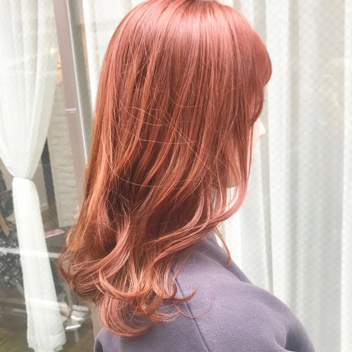 ミディアム カラー ブリーチ いけだ ひかり ハイライトくびれヘアのヘアスタイル
