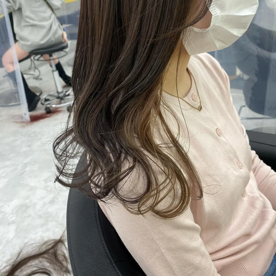 セミロング カラー ヘアアレンジ ヘアカラー トリートメント mai🍑暖色カラー /レイヤー💖のヘアスタイル