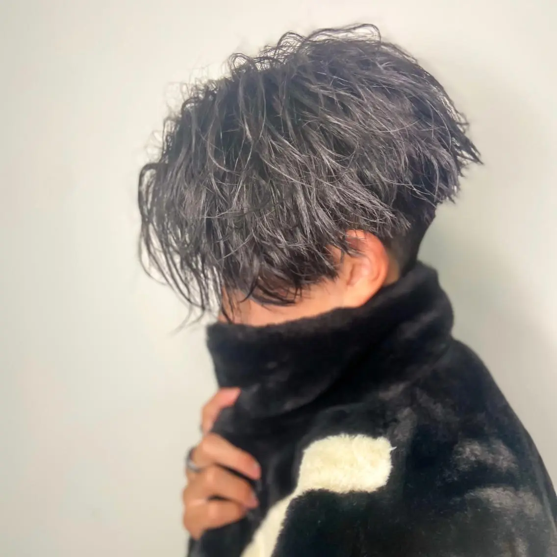 ショート カラー パーマ メンズ センターパート カット 🔥メンズ極🔥韓国 シャドウ/波巻き柿崎のヘアスタイル
