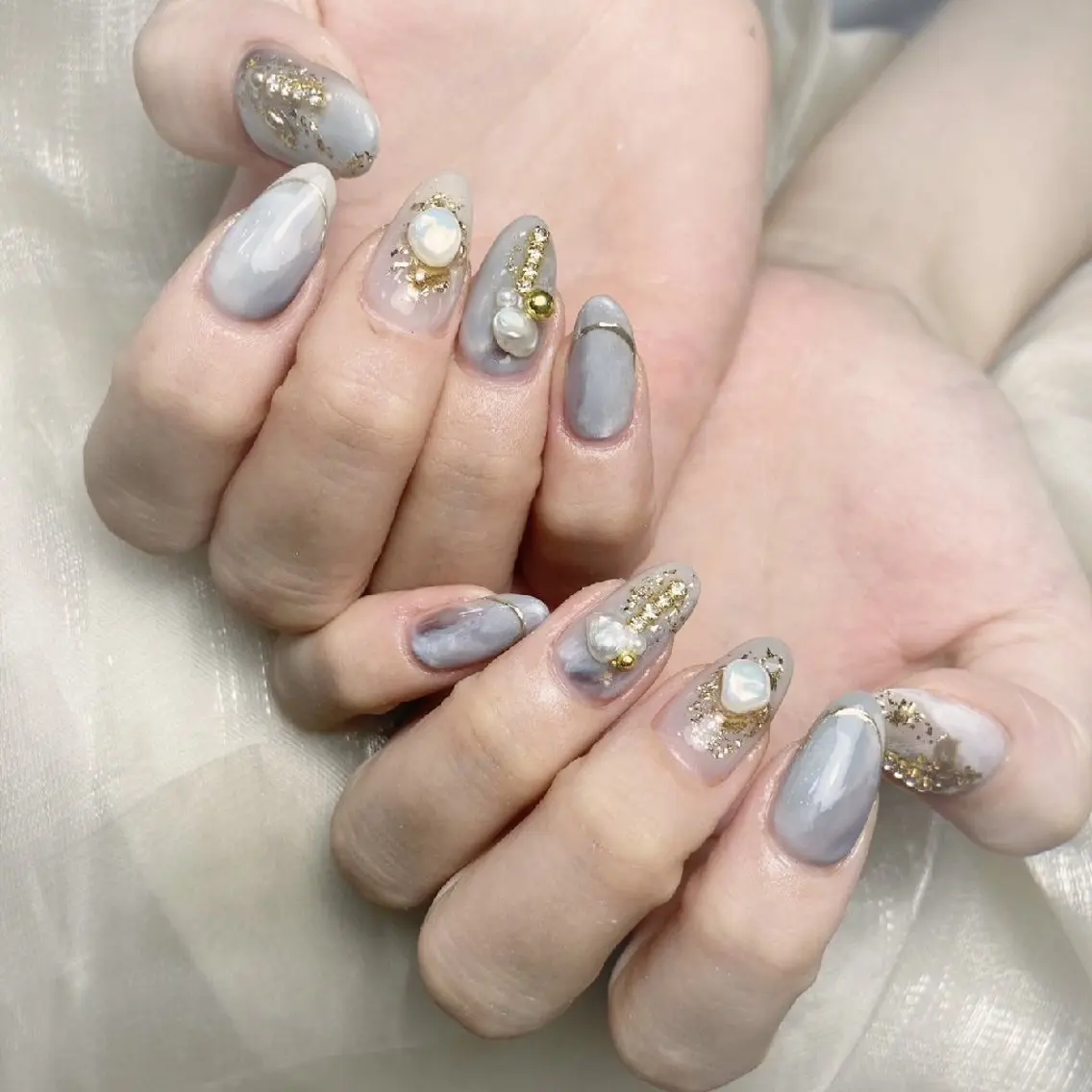 ネイル フラワーネイル 大理石ネイル(マーブル) ミラーネイル 持ち込み ニュアンスネイル ハンドネイル UM Nail Salonのネイルデザイン