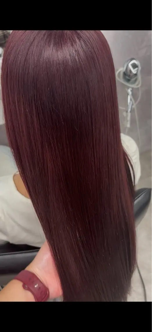 ロング ピンクブラウン ヘアカラー 中山寧々／艶カラー／ ブリーチカラーのヘアスタイル