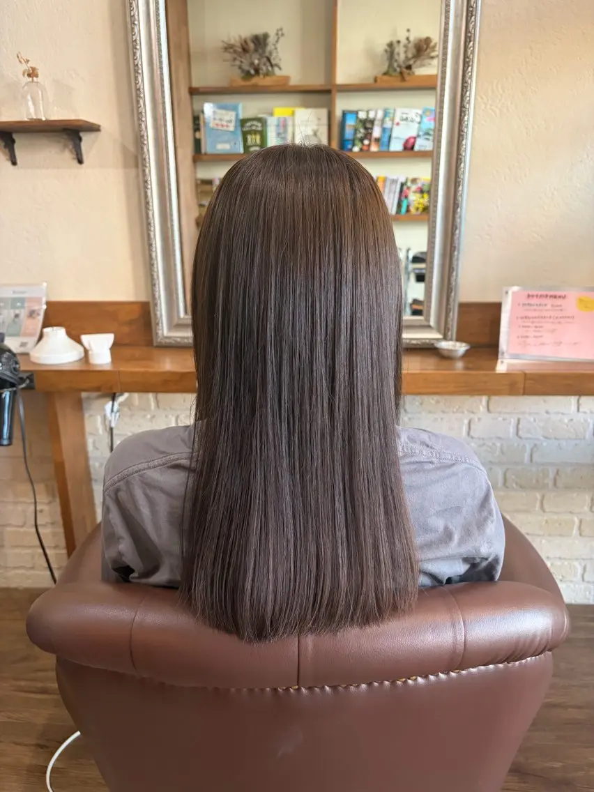 ロング ヘアカラー 肥田 夕蘭のヘアスタイル