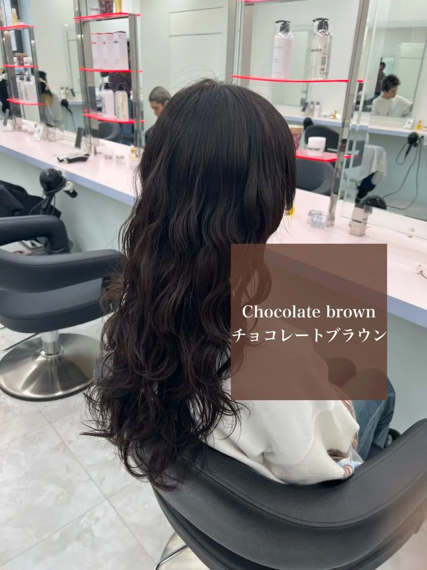 セミロング チョコレートブラウン 顔まわりレイヤー 顔周りカット レイヤーカット 縮毛矯正 KANAMI 🌏のヘアスタイル