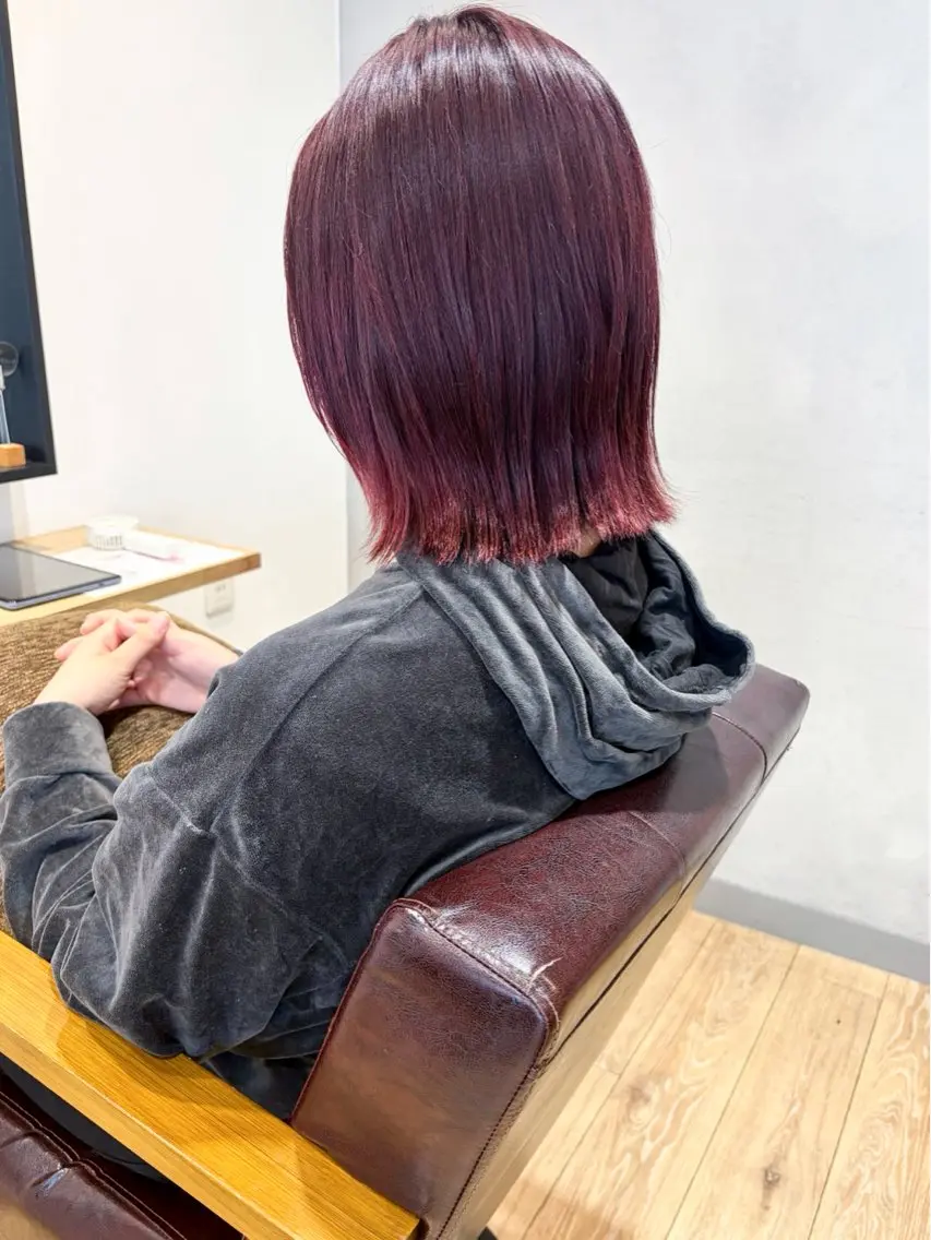 ミディアム カラー カット ヘアカラー トリートメント 地毛風縮毛矯正 束感ボブ🌷江梨🍎のヘアスタイル
