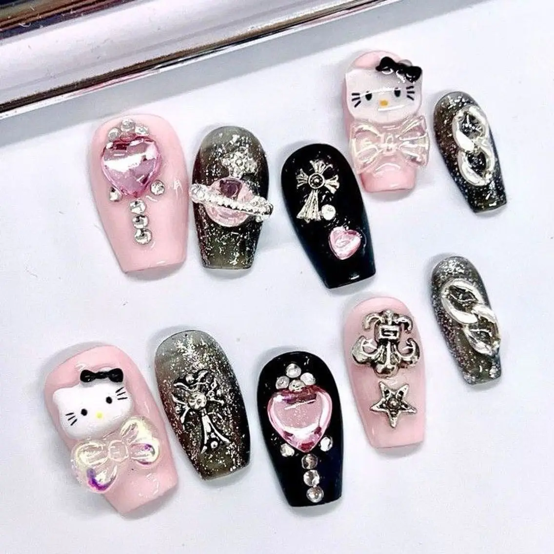 ネイル オーロラネイル チークネイル 長さ出し フットネイル フレンチネイル ハンドネイル Lee Nailsのネイルデザイン
