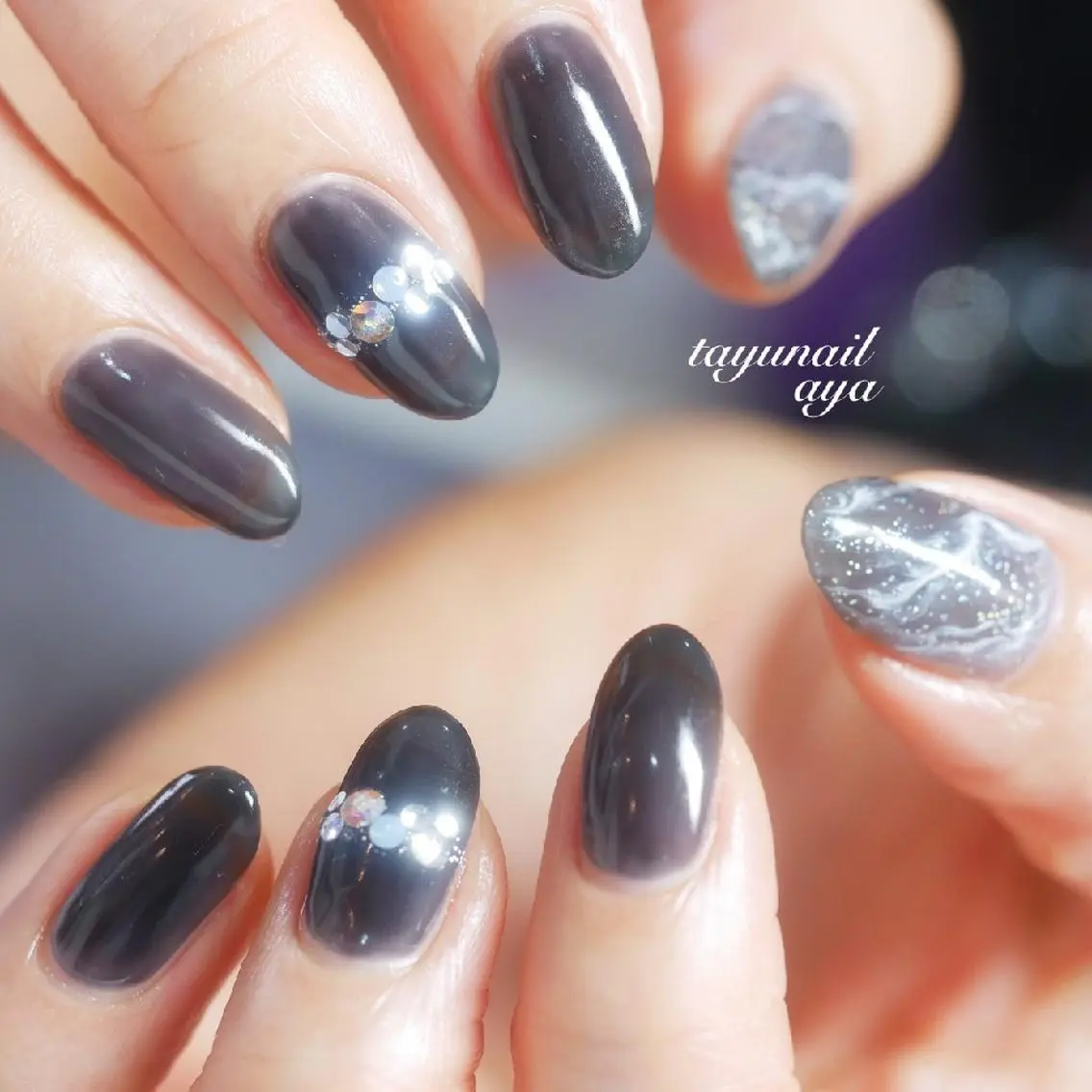 ネイル アートネイル ブルー ジェルネイル キラキラネイル ニュアンスネイル ネイルサロン 【たゆnail】のネイルデザイン