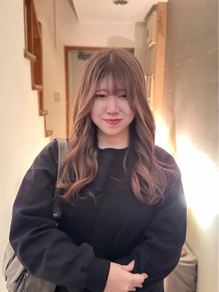 ミディアム カラー ベージュカラー ブリーチ カット ヘアカラー トリートメント マツダテ ホノカのヘアスタイル