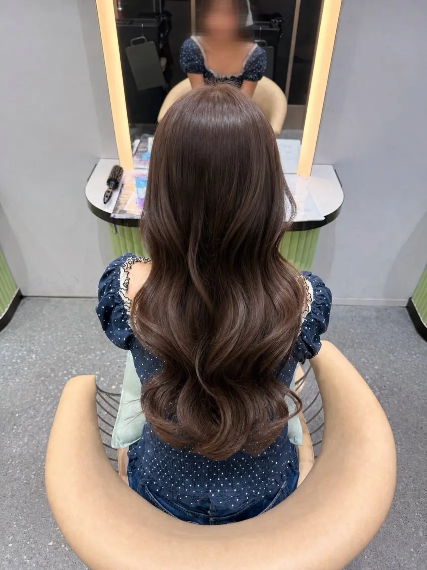 ロング ヘアカラー トリートメント 🩷ワンホン・透明感 カラーはくの🩷のヘアスタイル
