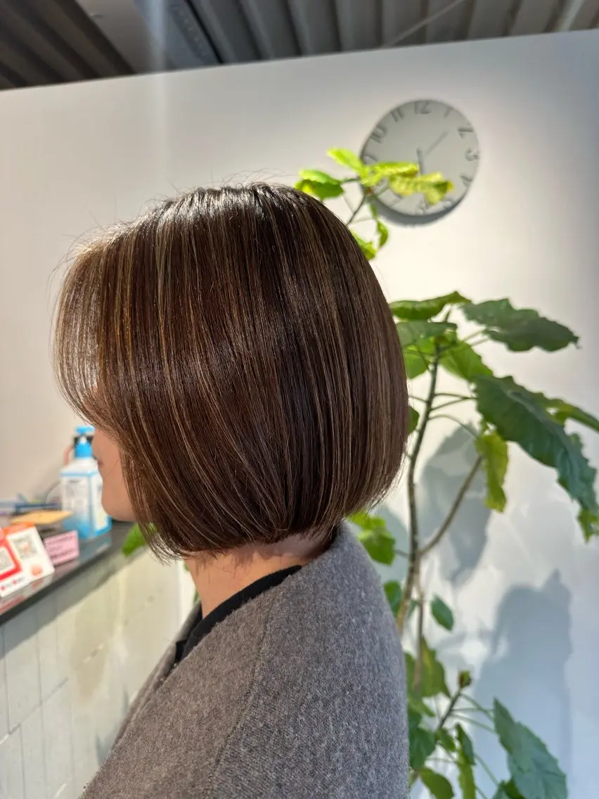 カラー カット トリートメント 相原 百華のヘアスタイル