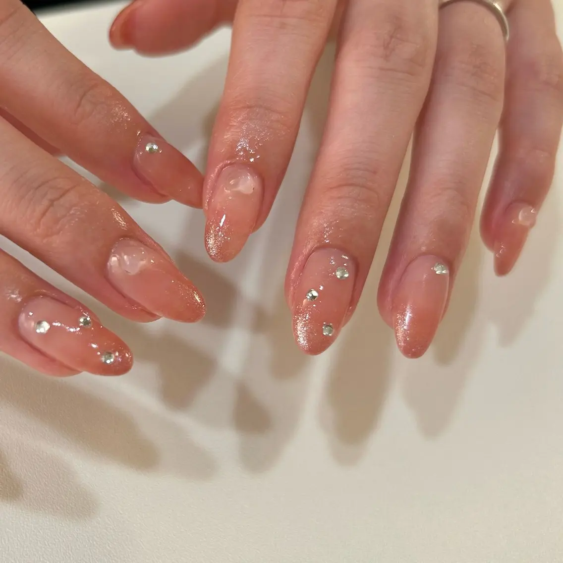 ネイル ストーンネイル tenoteno nail/yuuriのネイルデザイン