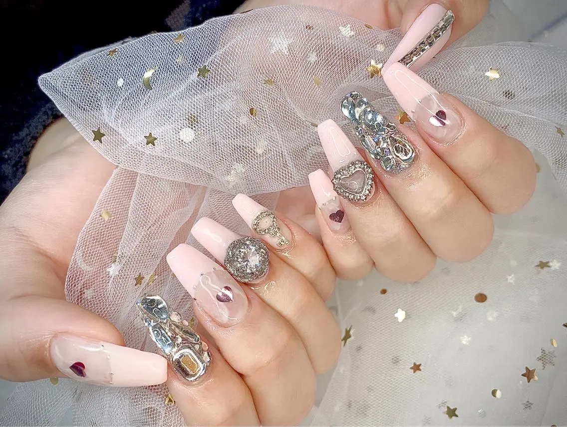 ネイル I-nailロング /ワンホン/キラキラのネイルデザイン