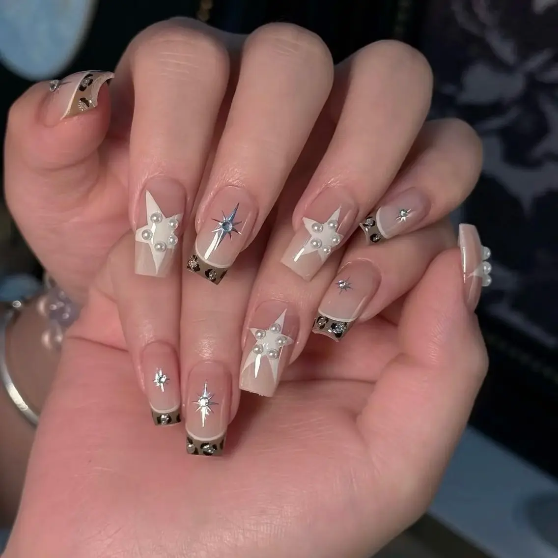 ネイル アニマル柄 ブラウン フレンチネイル ジェルネイル 韓国ネイル ハンドネイル Blingg NailStudioのネイルデザイン