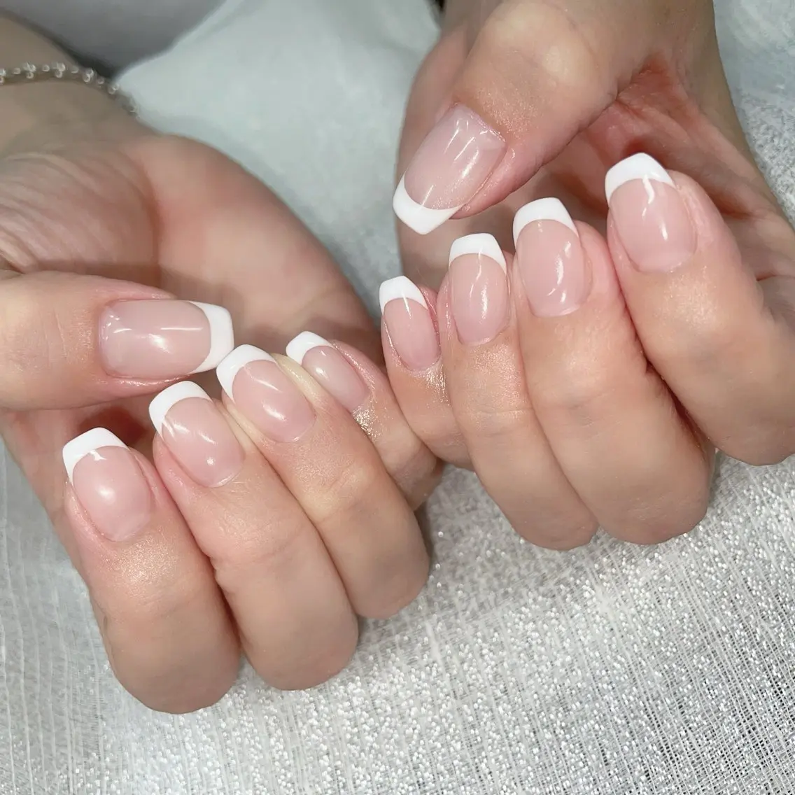 🎀クリアフレンチネイル4500円定額です💕再来のお客様はプラス1000円になります✨(スートン４個サービス💎）の写真