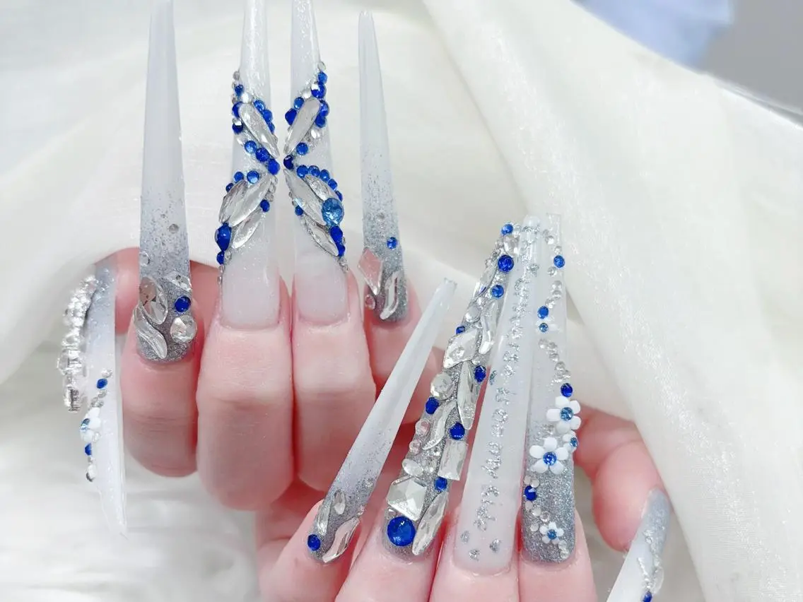 ネイル 長さ出し キラキラネイル 韓国ネイル ロングネイル 持ち込み ハンドネイル ハンドケア KTNail 🎀 長さ出し専門店のネイルデザイン
