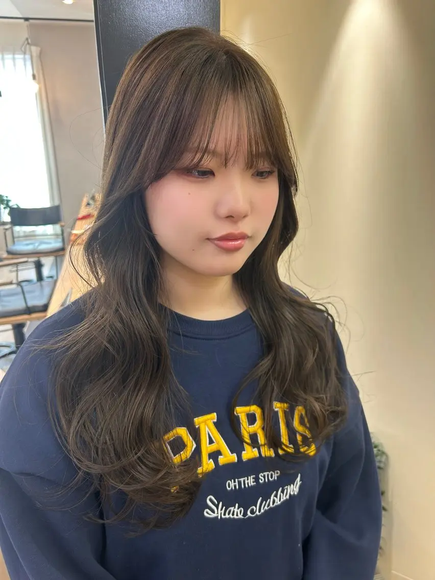 ロング カラー ベージュカラー ブリーチ 透明感カラー ダブルカラー ブリーチなしカラー hubhair レイヤー/透明感のヘアスタイル
