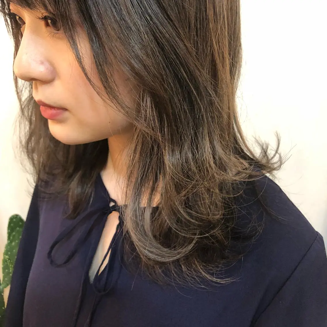 ミディアム カラー パーマ ヘアアレンジ ハイライトカラー ハイライト 川上 智汐のヘアスタイル