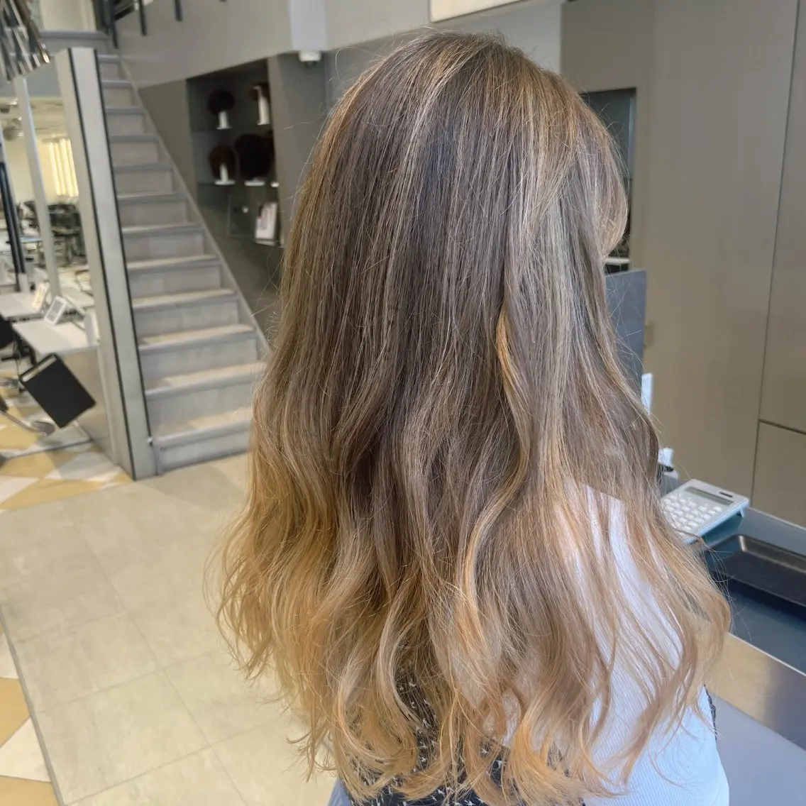 ロング カラー 李 文のヘアスタイル