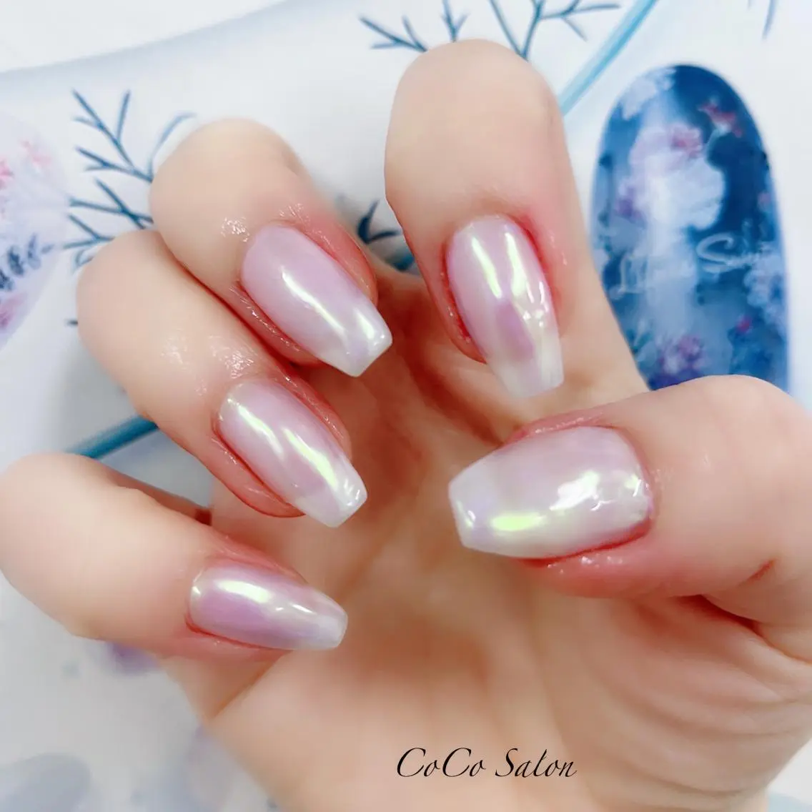 ネイル オーロラネイル 長さ出し ジェルネイル キラキラネイル ミラーネイル CoCoSalon ネイル/まつ毛予約のネイルデザイン