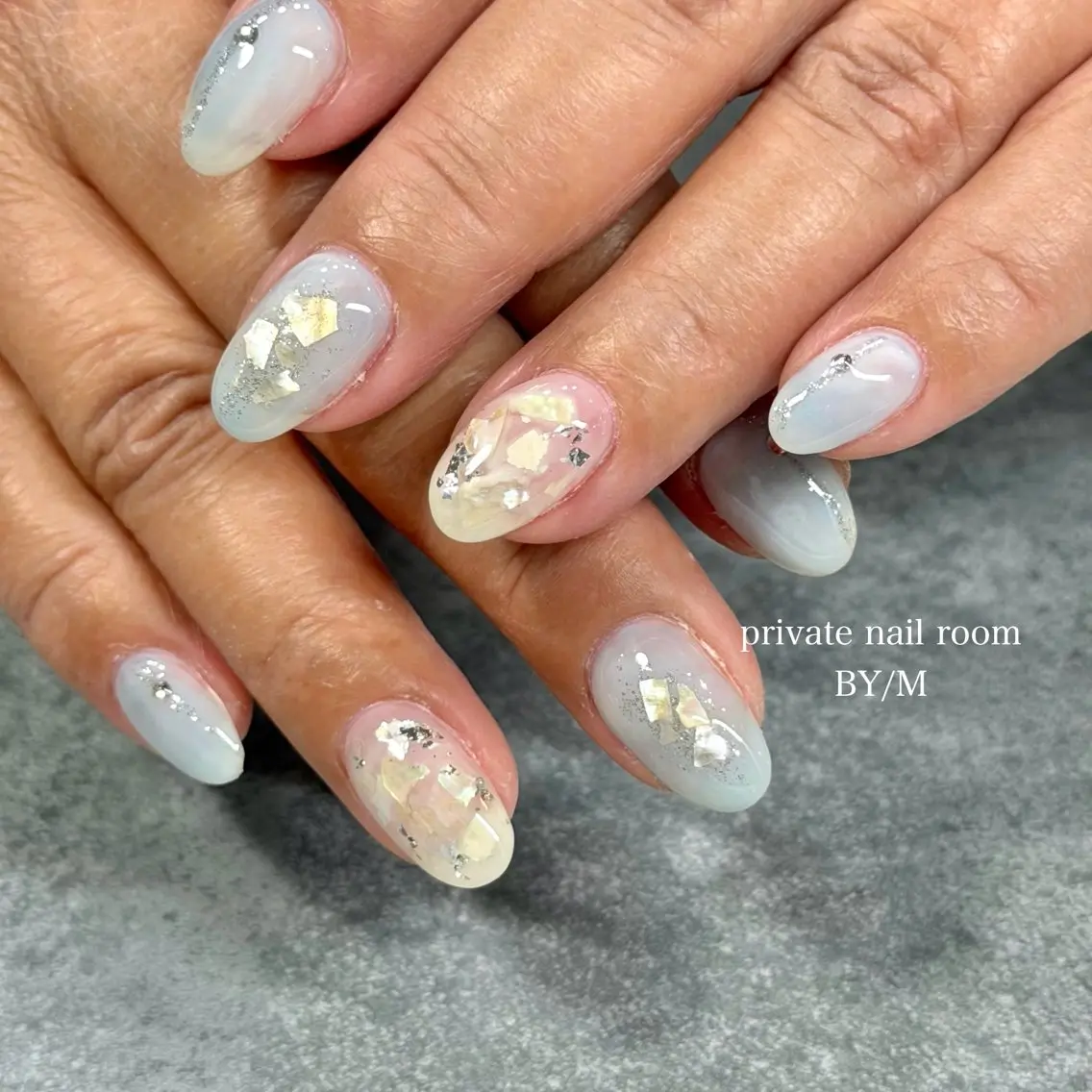 ネイル 水色 持ち込み ニュアンスネイル BY / Mのネイルデザイン