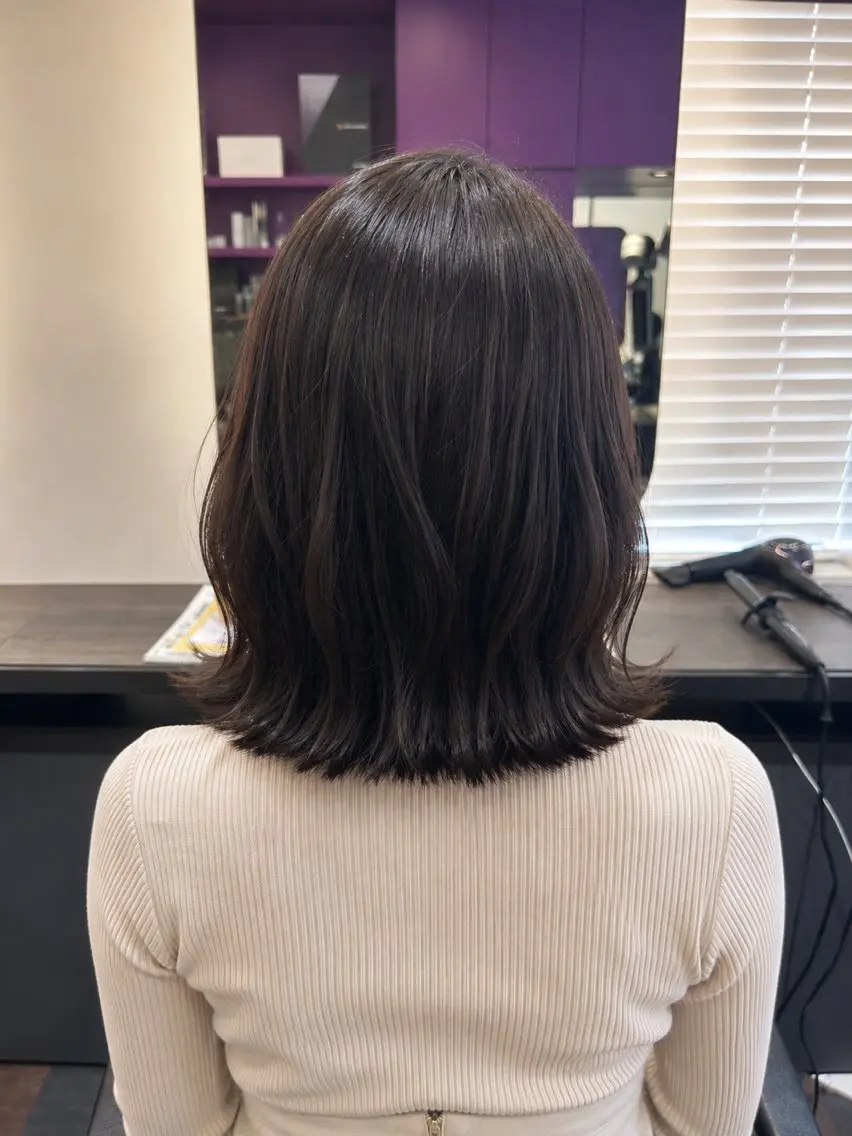 ミディアム ボブ くびれヘア 岡田 七海のヘアスタイル