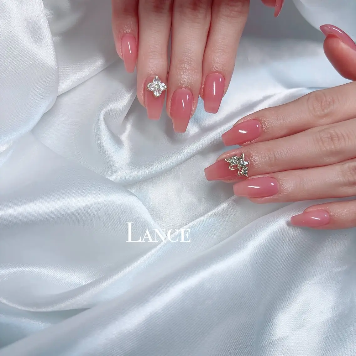 ネイル オーロラネイル フットネイル フレンチネイル キラキラネイル 韓国ネイル Lance nailのネイルデザイン