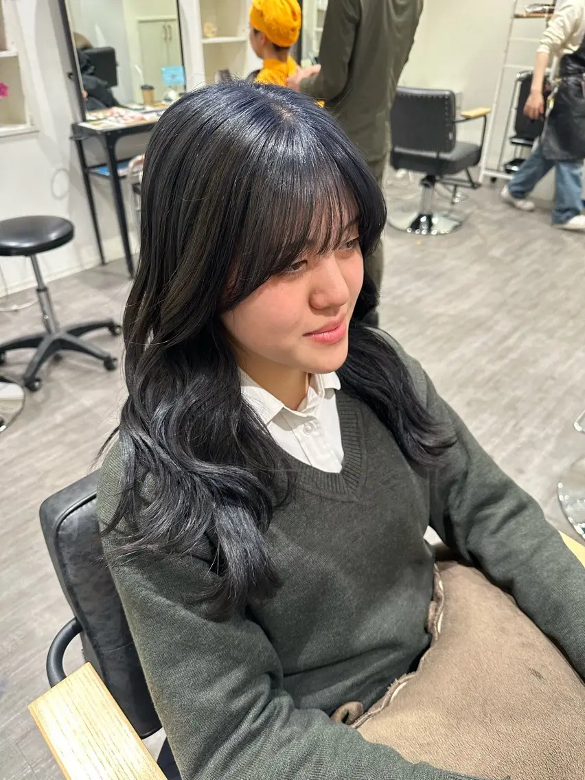 セミロング カラー ブルーカラー ブルーグレー ヘアカラー トリートメント 艶髪レイヤー上田 紗也🇰🇷💗のヘアスタイル