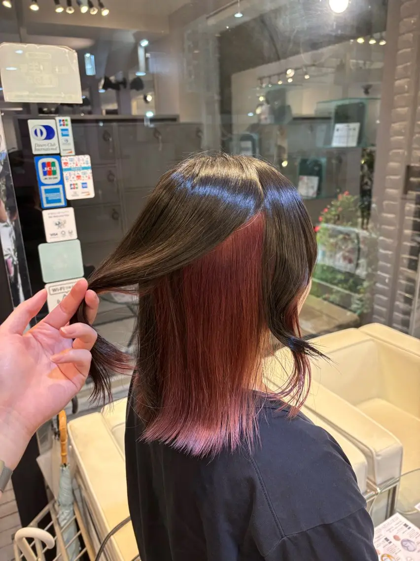カラー ブリーチ 透明感カラー デザインカラー インナーカラー ピンクカラー ヘアカラー yui 練習モデル募集中のヘアスタイル