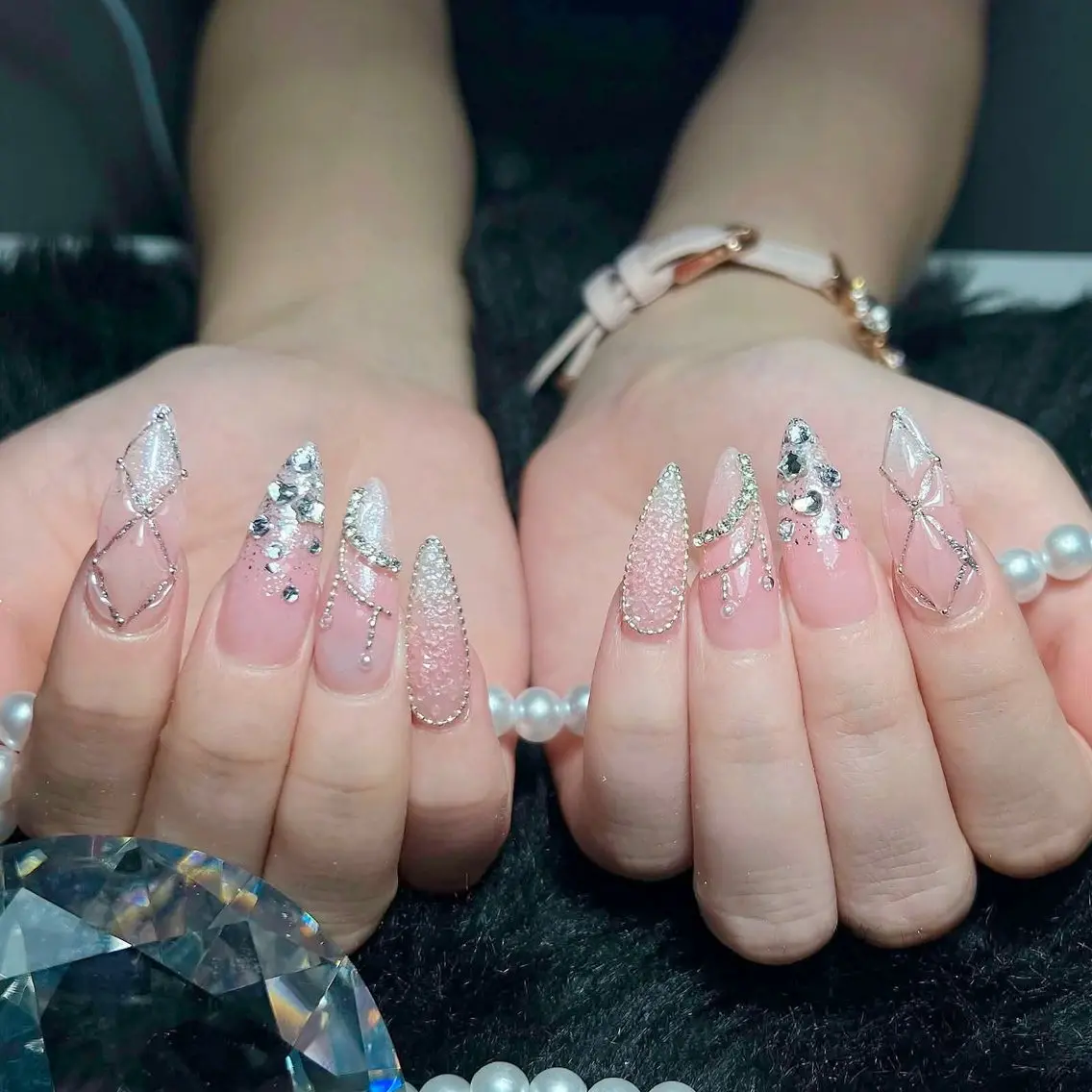 ネイル オーロラネイル 長さ出し フラッシュネイル フレンチネイル ジェルネイル ハンドネイル ハンドケア CiCi NailSalonのネイルデザイン