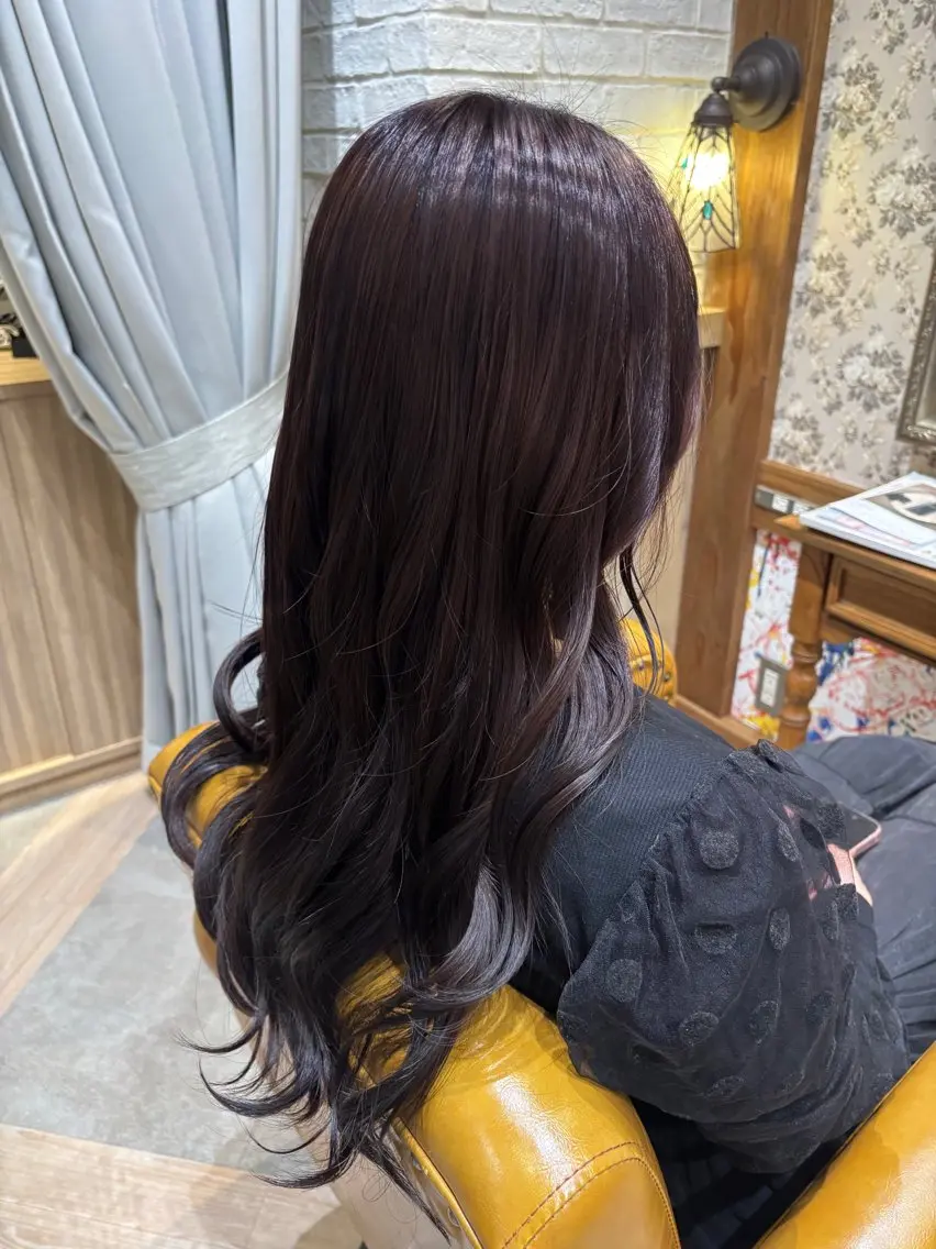 ロング カラー ブリーチ 透明感カラー グレージュ ラベンダーカラー ラベンダーグレージュ 嶌﨑 葵衣のヘアスタイル