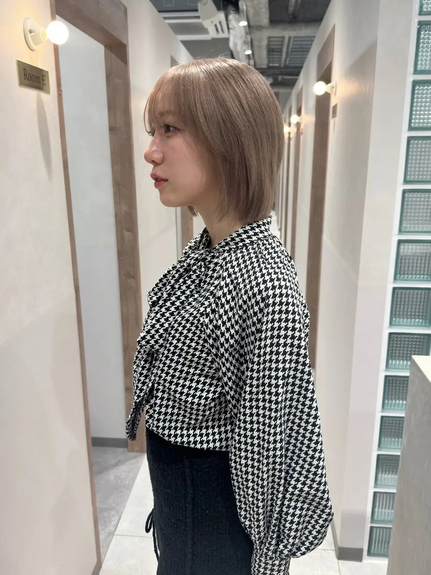 ショート カラー ベージュカラー ミルクティーベージュ ボブ 鈴木/ボブ/ ミルクティー/ピンクのヘアスタイル
