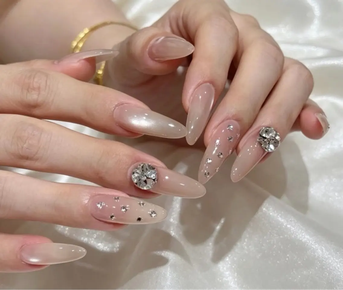 ネイル オーロラネイル べっ甲ネイル チークネイル 成人式 長さ出し ハンドネイル ハンドケア For you. Nail Salonのネイルデザイン