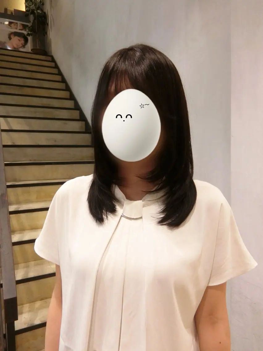 ミディアム 顔周りカット レイヤーカット シャギー iroha/ レイヤーカットモデルのヘアスタイル