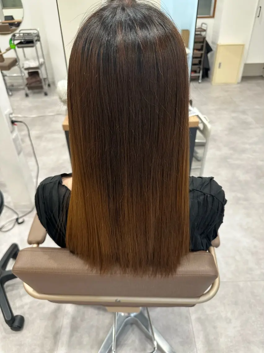 セミロング 縮毛矯正 🫧MANA レイヤーカット🌙のヘアスタイル