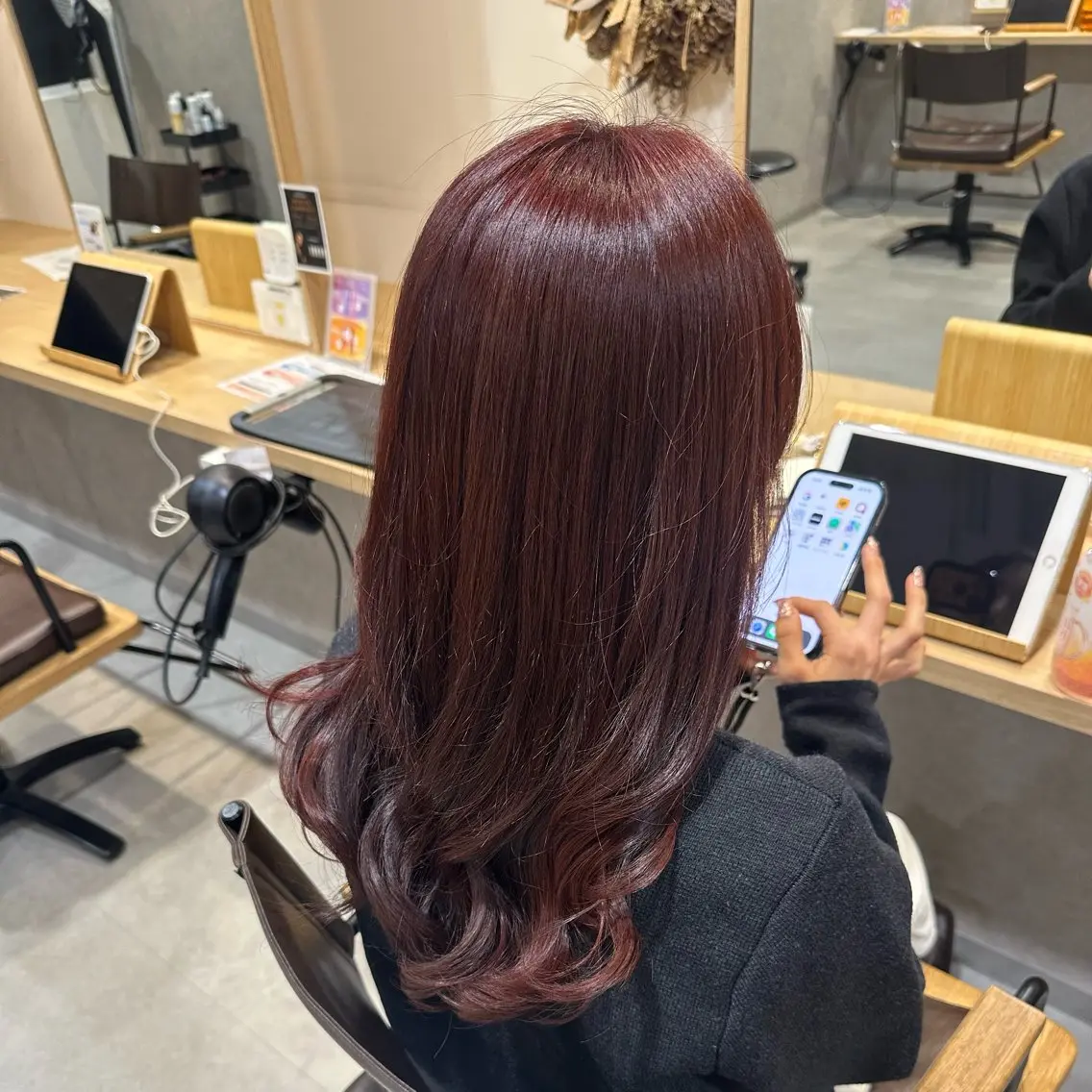 ロング カラー レッドカラー 松尾 麗実のヘアスタイル