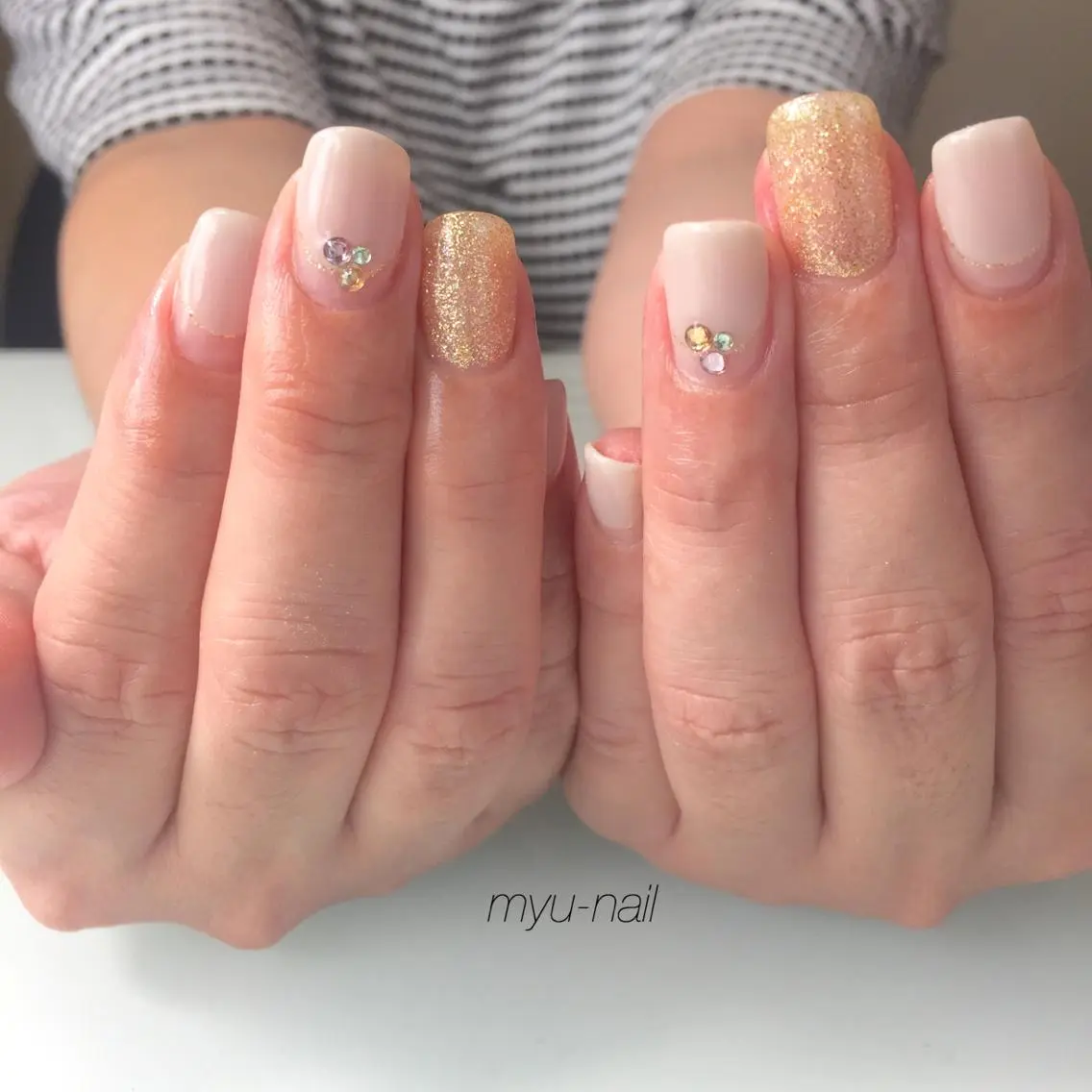 ネイル フレンチネイル ゴールド ラメ(グリッター) シンプルネイル ホームサロン myu-nailのネイルデザイン