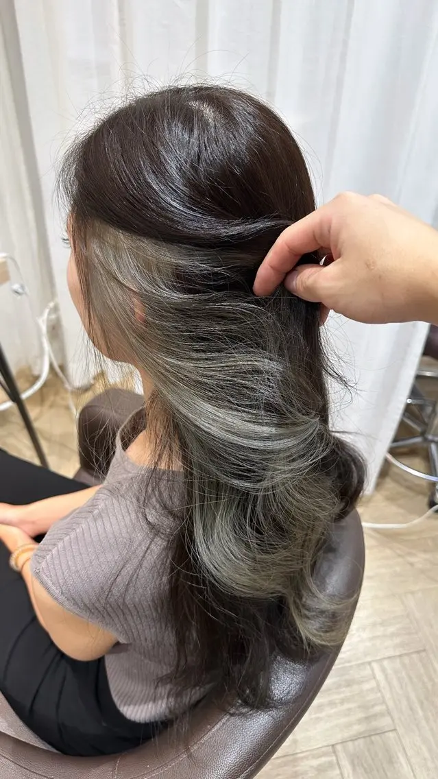 ロング カラー AVANCE田中 稜大のヘアスタイル